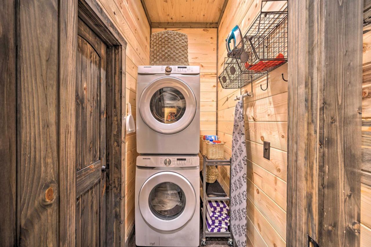 Luxury Cabin In The Woods With Hot Tub And Yard Games! Broken Bow Esterno foto