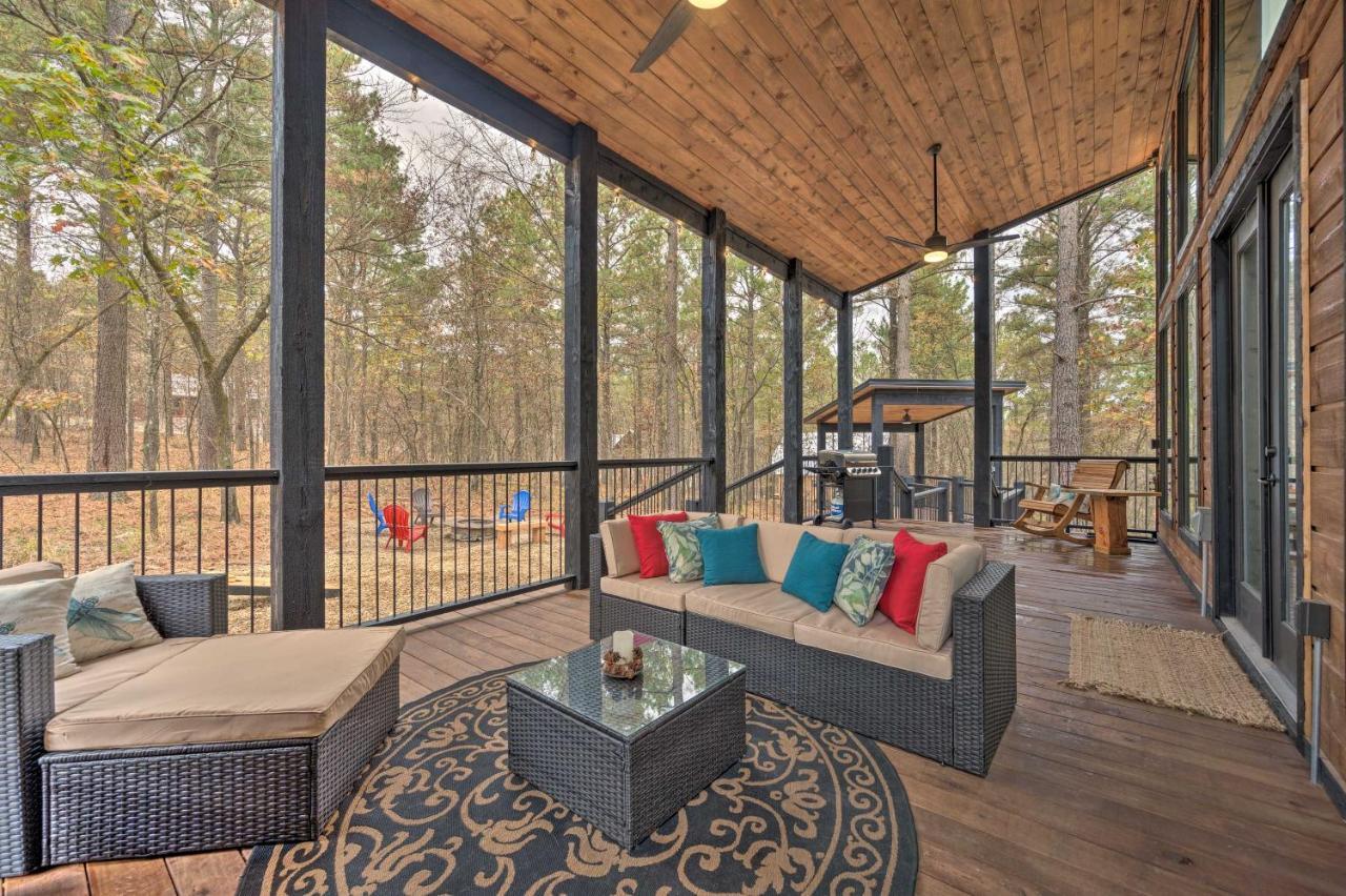 Luxury Cabin In The Woods With Hot Tub And Yard Games! Broken Bow Esterno foto