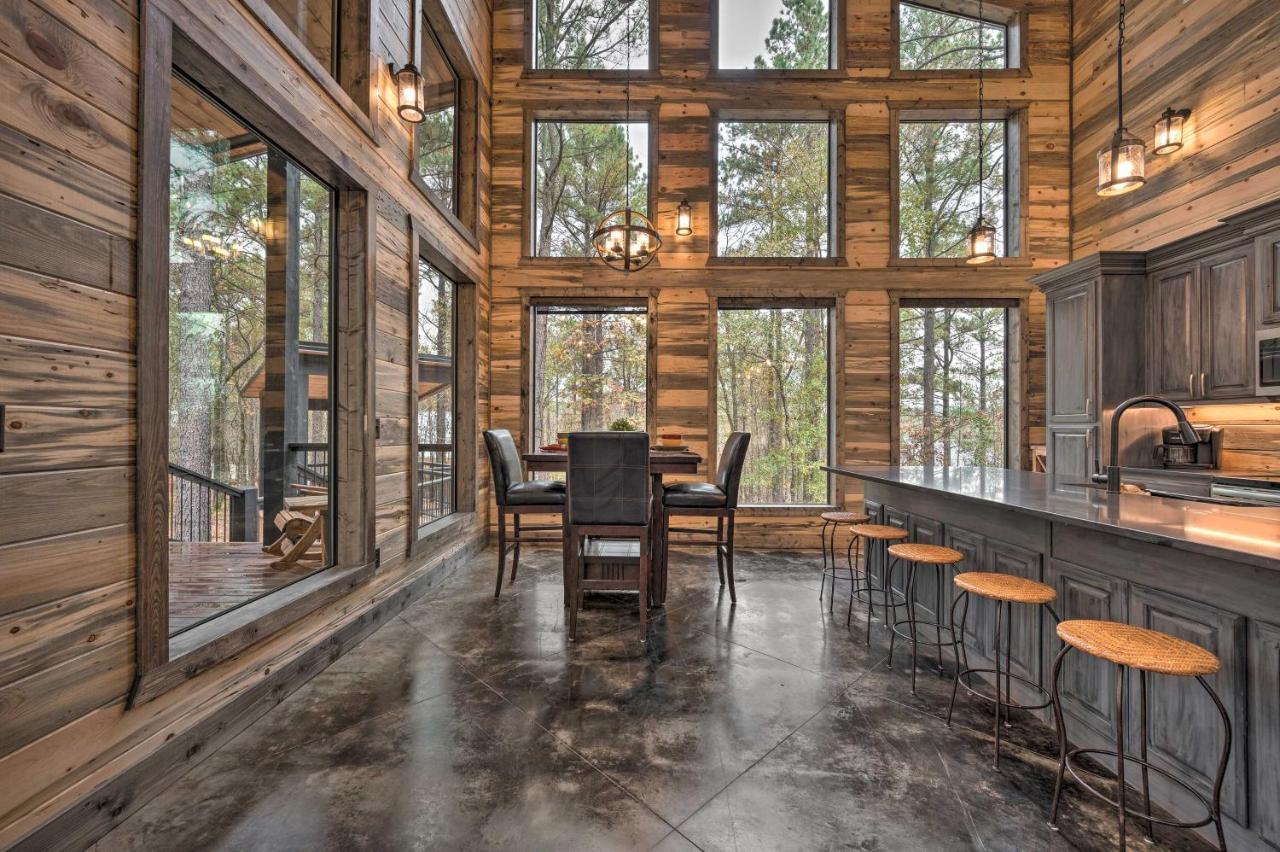Luxury Cabin In The Woods With Hot Tub And Yard Games! Broken Bow Esterno foto