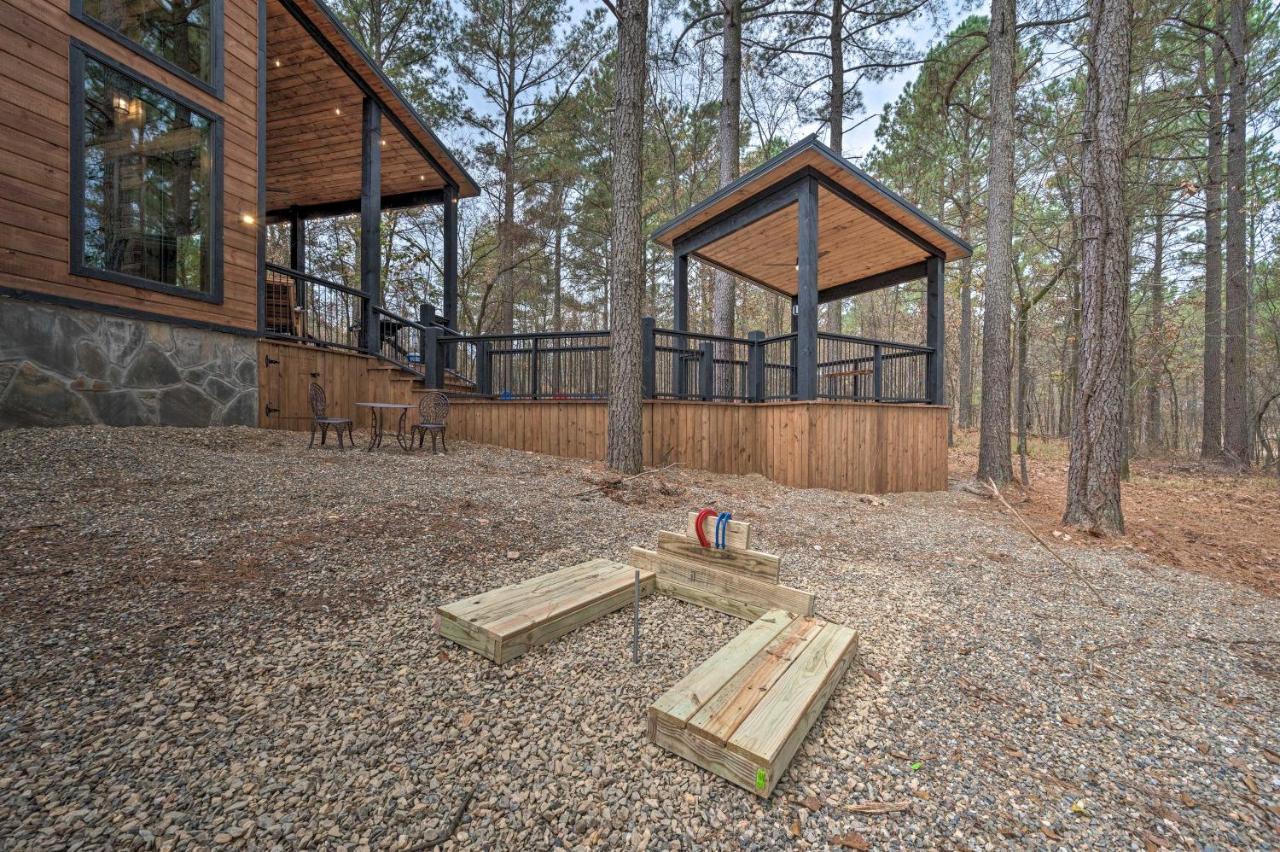 Luxury Cabin In The Woods With Hot Tub And Yard Games! Broken Bow Esterno foto