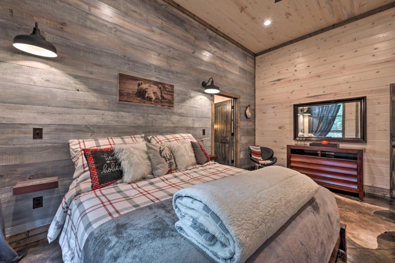 Luxury Cabin In The Woods With Hot Tub And Yard Games! Broken Bow Esterno foto