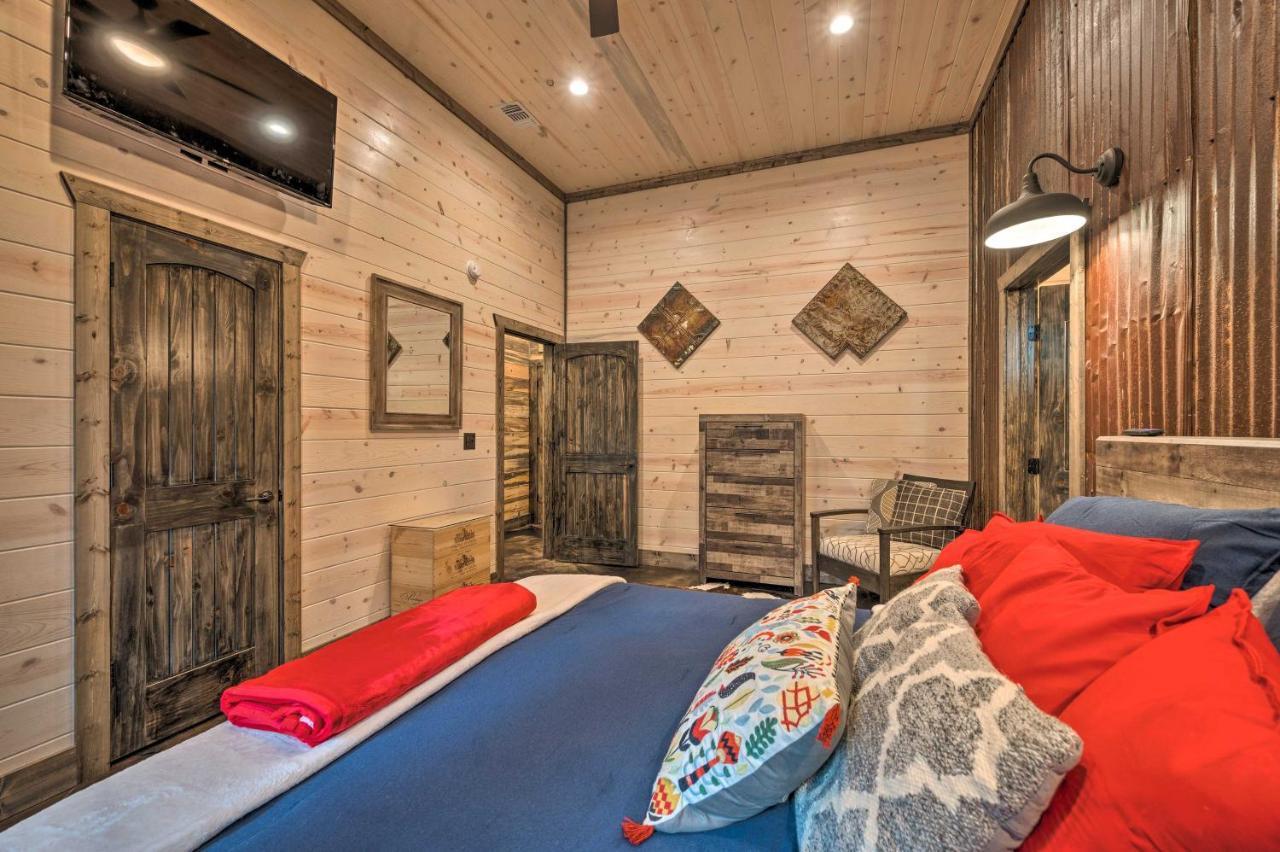 Luxury Cabin In The Woods With Hot Tub And Yard Games! Broken Bow Esterno foto