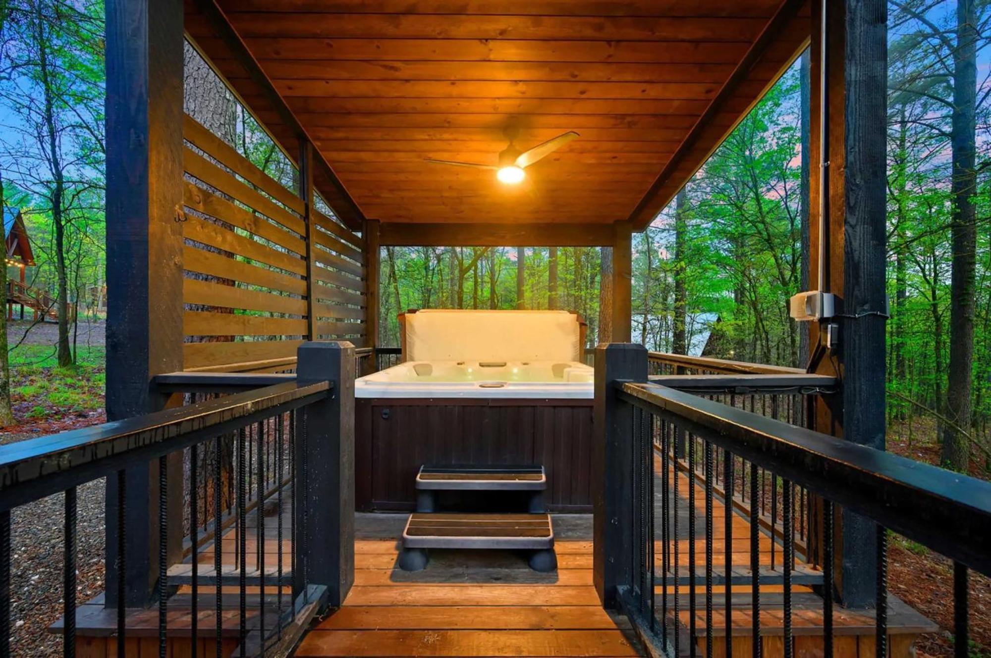 Luxury Cabin In The Woods With Hot Tub And Yard Games! Broken Bow Esterno foto