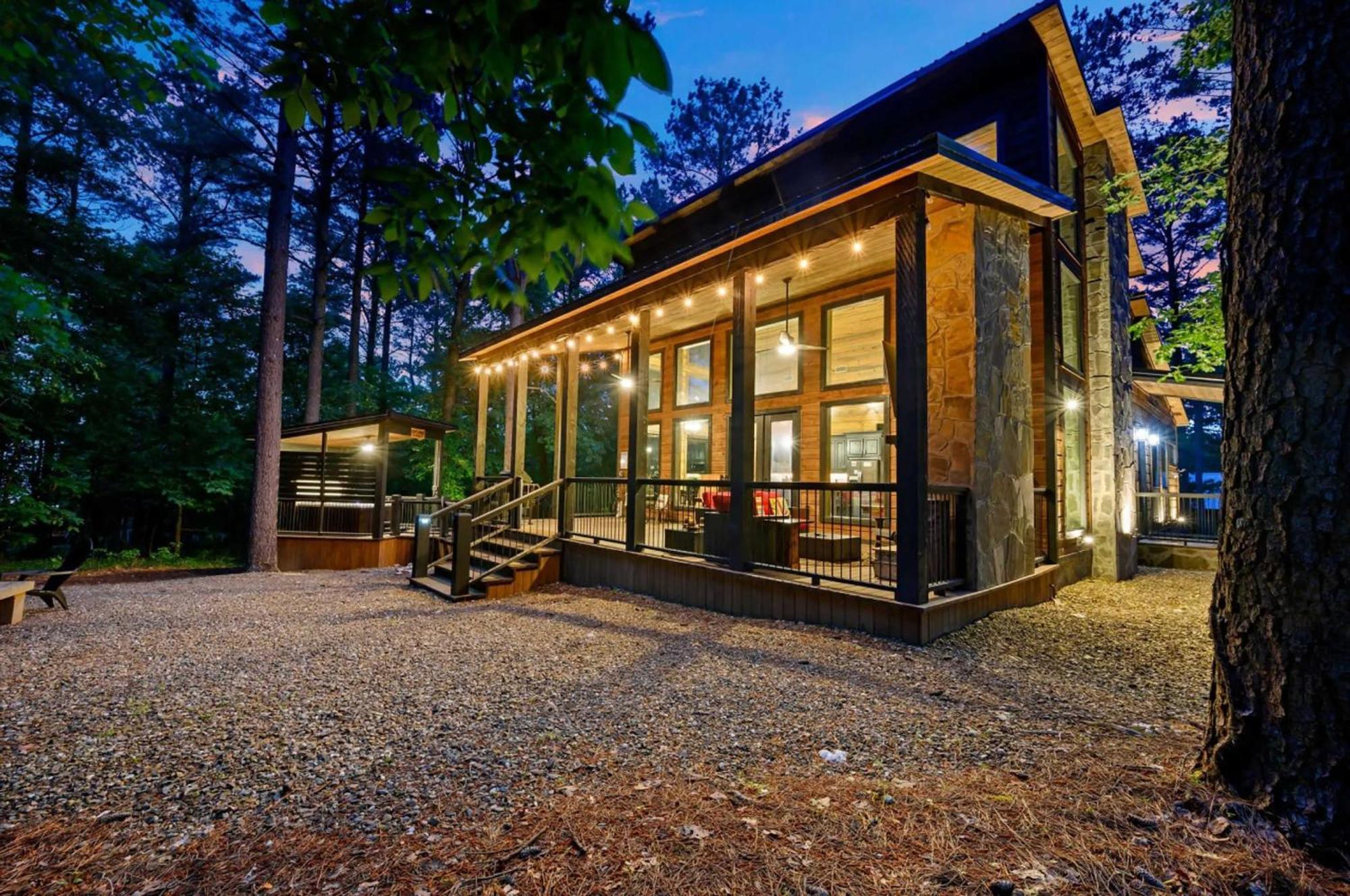 Luxury Cabin In The Woods With Hot Tub And Yard Games! Broken Bow Esterno foto